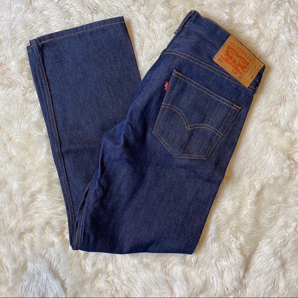 *Sold* Levi’s jeans
